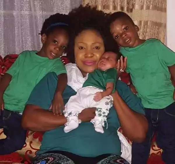 New photo of singer Muma Gee and her children